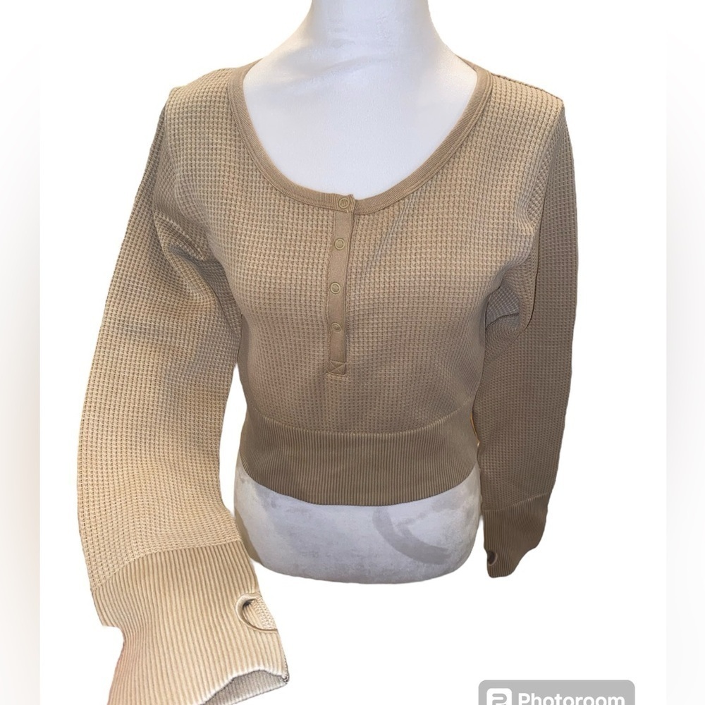 Aerie Women's Offline Thermal Long Sleeve w Thumb Holes - Picture 4 of 9